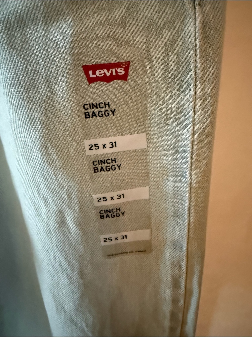 Levi's Women's Cinch Baggy Jeans - Picture 6 of 7